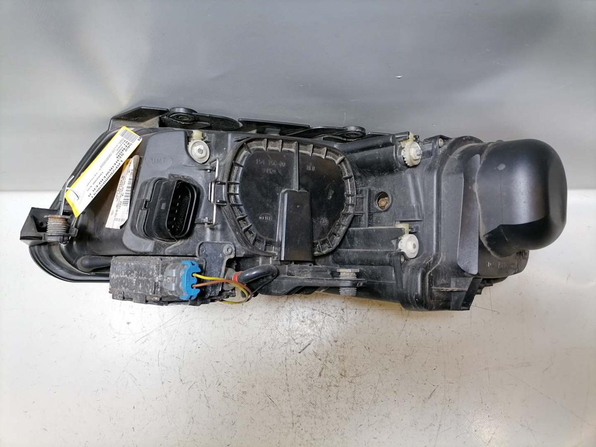 VW Passat 3BG original Xenonscheinwerfer vorn rechts leicht vergilbt Bj.2005